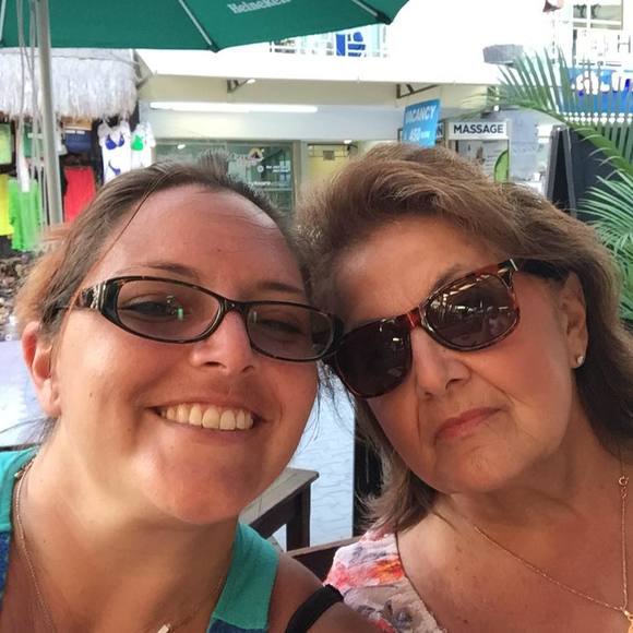 Meet your Posher, Maureen - Picture 1 of 1